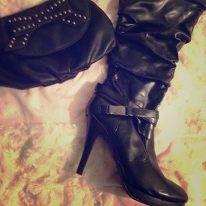 Black calf-high scrunch boots with buckles